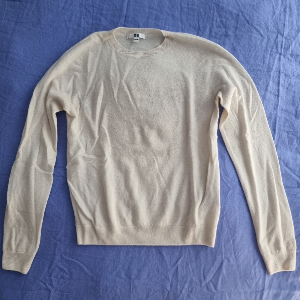 Uniqlo 100% Cashmere Crew Neck Sweater